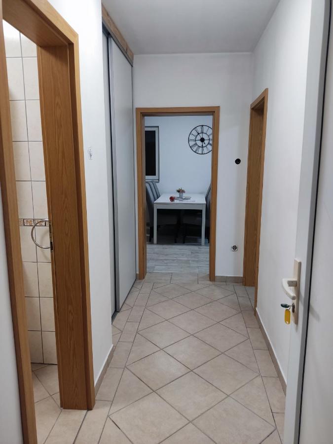 Apartmani Ima Rovanjska Exterior photo